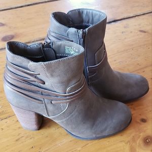 Madden Girl zip heeled ankle boots, size 7.5